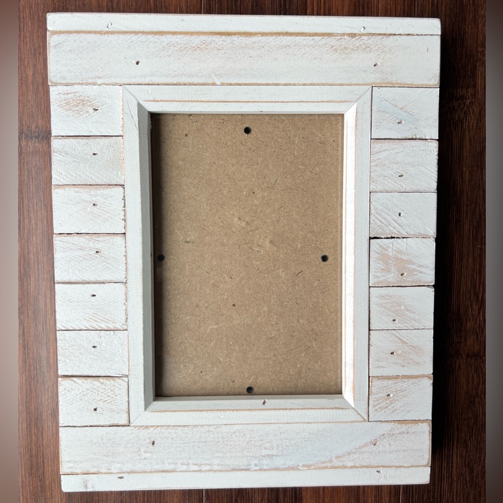 Expressions White Salvage Chic Frame by Studio Décor 8x10, 6x4 Photo Shiplap